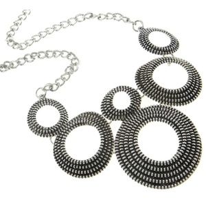 😀 New Retro 60's Beaded Circle Statement Necklace